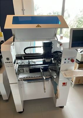 CHM-551 SMD Üretim hattı SMT Montaj hattı Yüksek hassasiyetli 4 başlı PCB Yapım Robotu